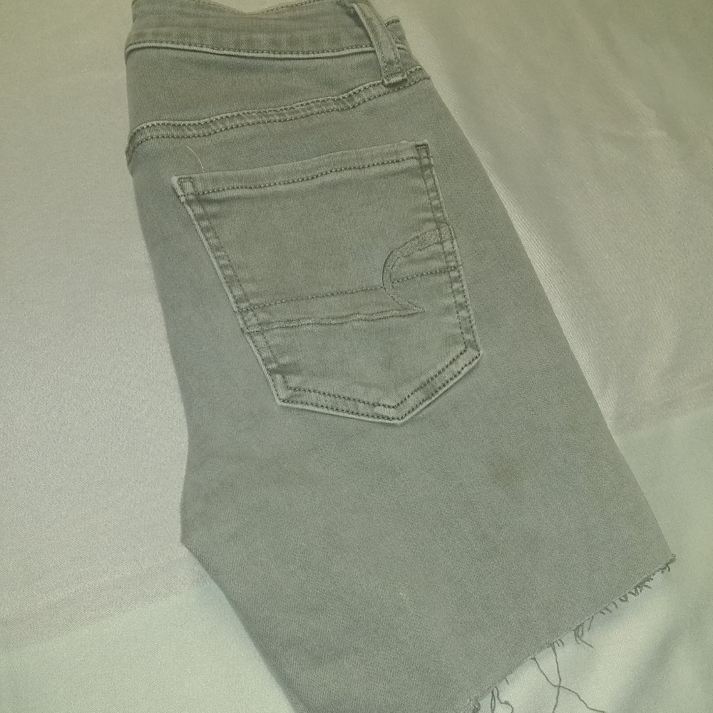 American eagle army green short shorts